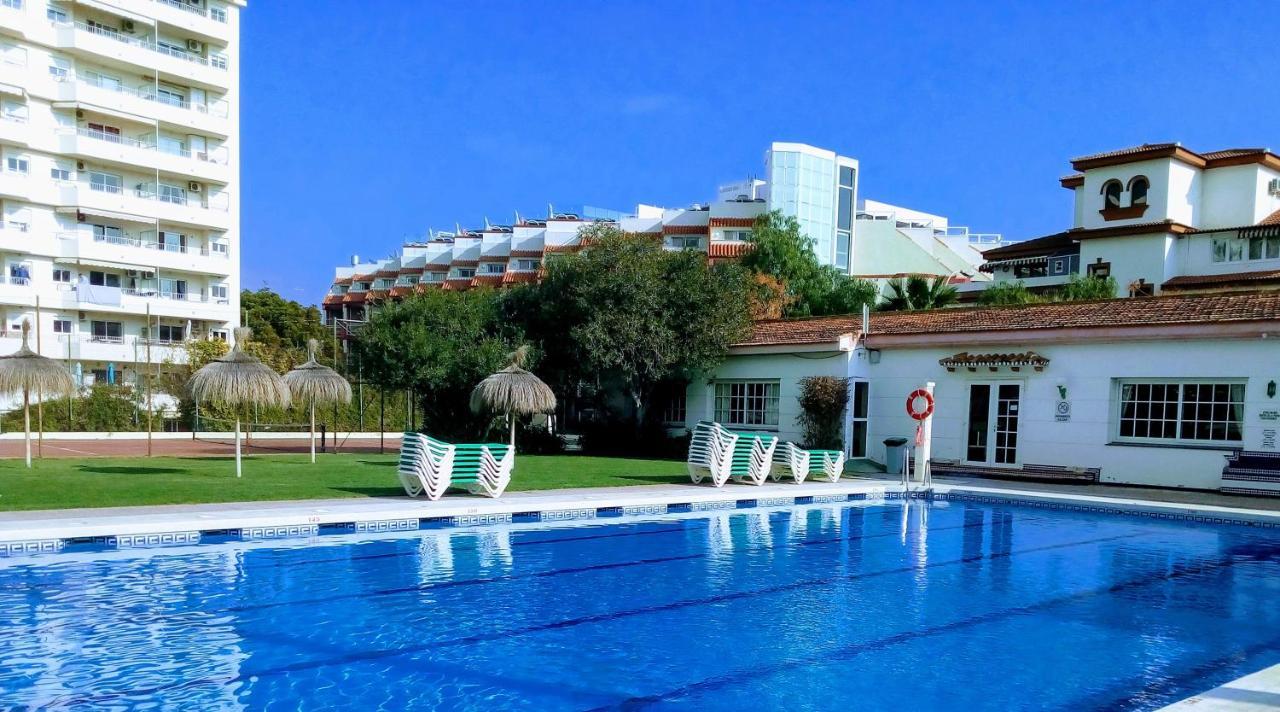 Apartamentos Caravane Torremolinos Kültér fotó